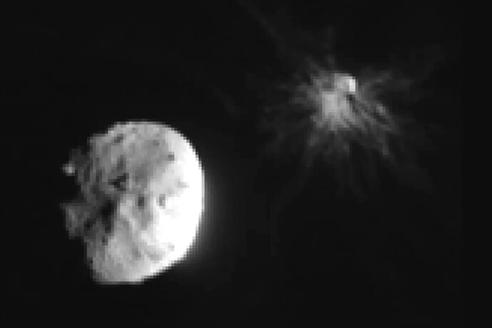 Asteroidnemu dvojcu smo spremenili tirnico okoli Sonca