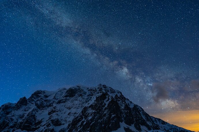 01. 07. 2022: Zanimivosti nočnega neba: Utrinki iz astronomskega dnevnika