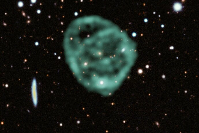 Nenavadni radijski obroči v vesolju