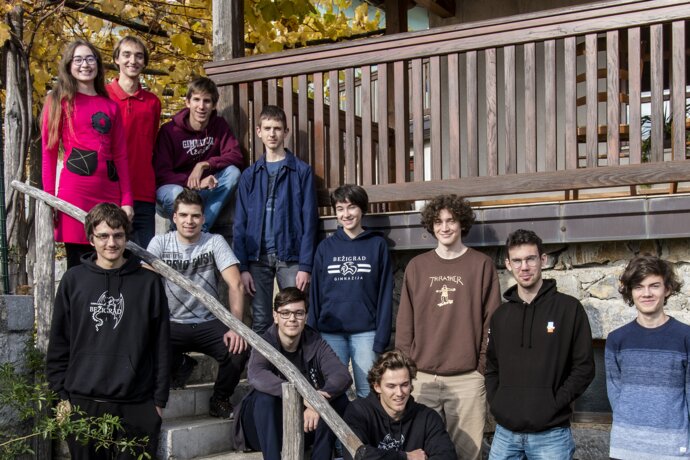 Zgodovinski olimpijski uspeh mladih astronomov: osem medalj in pohvala